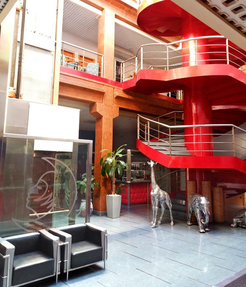 Hotel Fabrik Humanes de Madrid Eksteriør bilde